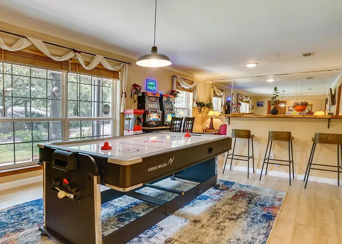 Hot Tub & Game Room! 15 Mi To At&t Stadium *