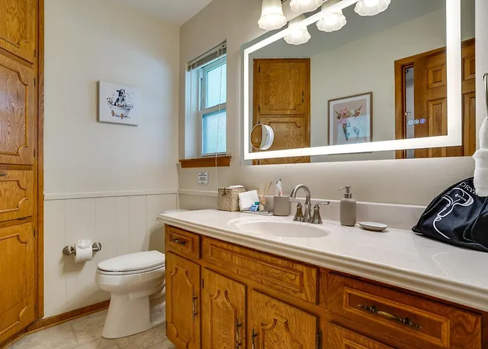 Hot Tub & Game Room! 15 Mi To At&t Stadium Fort Worth