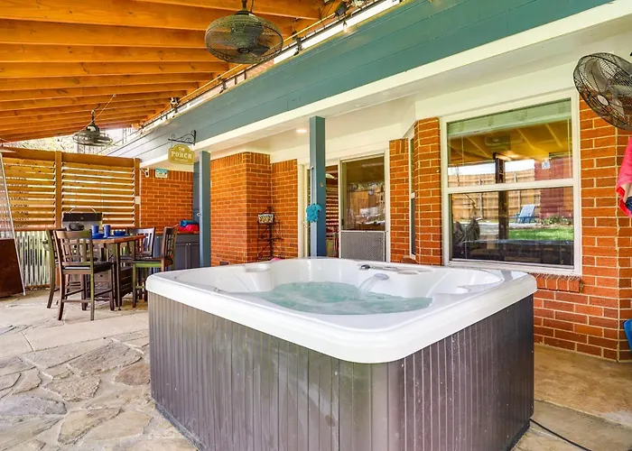 Hot Tub & Game Room! 15 Mi To At&t Stadium